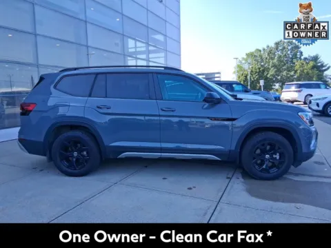 Photos of 2025 Volkswagen Atlas 2.0T Peak Edition for sale in Cohoes, NY at Lia INFINITI