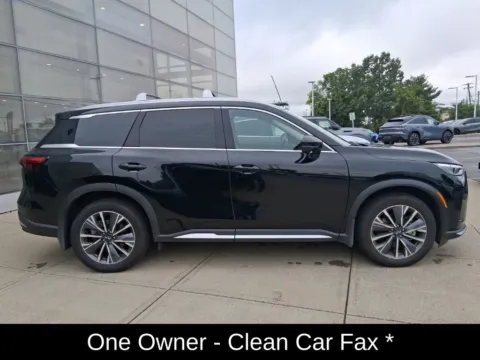 Photos of 2026 INFINITI QX60 LUXE for sale in Cohoes, NY at Lia INFINITI