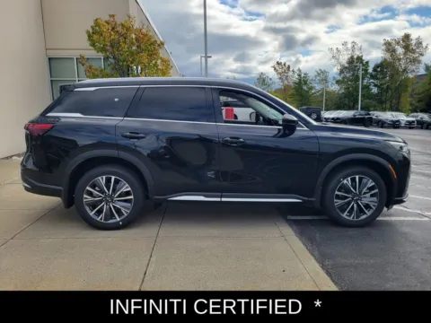 Photos of 2026 INFINITI QX60 LUXE for sale in Cohoes, NY at Lia INFINITI