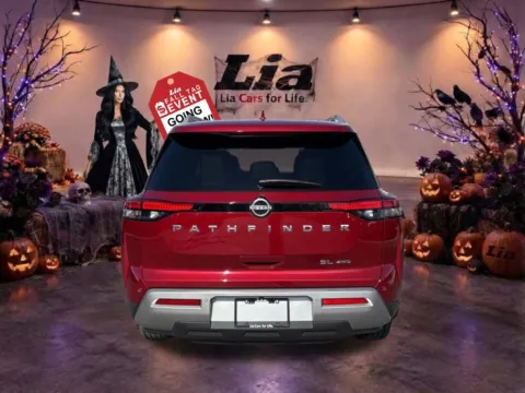 More photos of 2023 Nissan Pathfinder SL at Lia Nissan of Colonie, NY