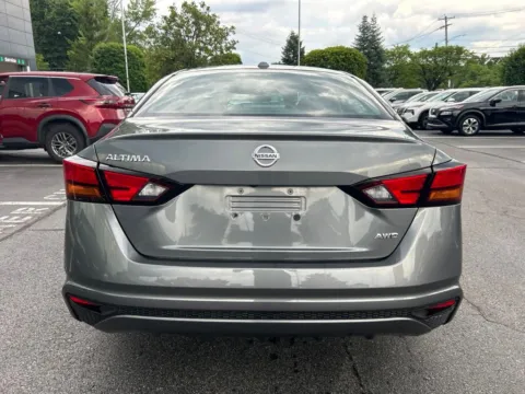 More photos of 2020 Nissan Altima 2.5 S at Lia Nissan of Colonie, NY