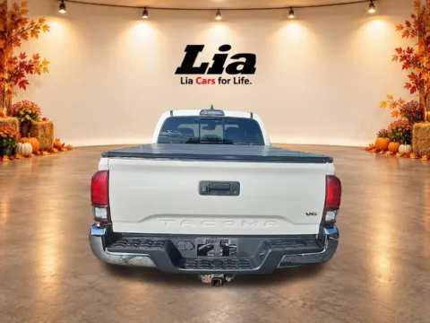 More photos of 2018 Toyota Tacoma TRD Off-Road at Lia Nissan of Colonie, NY