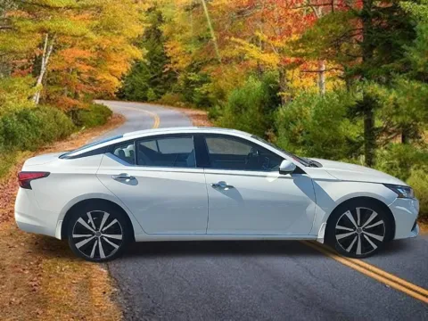 Another view of 2019 Nissan Altima 2.5 Platinum for sale in Schenectady, NY at Lia Nissan of Colonie