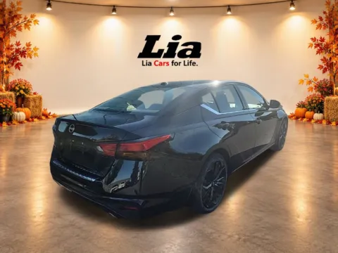 Another view of 2023 Nissan Altima 2.5 SR for sale in Schenectady, NY at Lia Nissan of Colonie