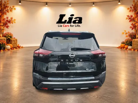 More photos of 2023 Nissan Rogue SL at Lia Nissan of Colonie, NY
