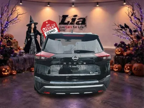 More photos of 2023 Nissan Rogue SL at Lia Nissan of Colonie, NY