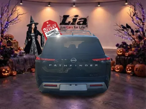 More photos of 2025 Nissan Pathfinder SL at Lia Nissan of Colonie, NY
