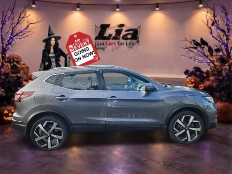 Photos of 2020 Nissan Rogue Sport SL for sale in Schenectady, NY at Lia Nissan of Colonie