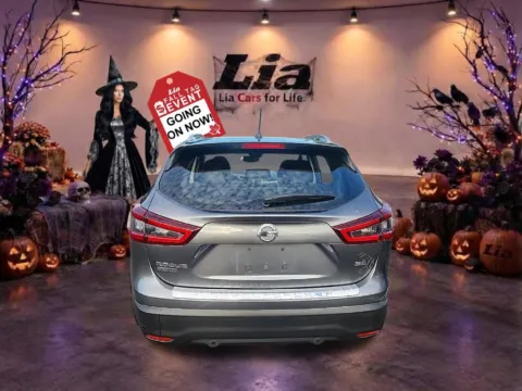 More photos of 2020 Nissan Rogue Sport SL at Lia Nissan of Colonie, NY