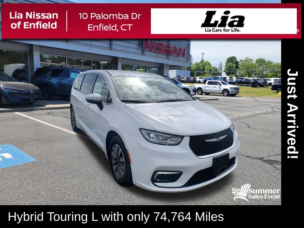 White 2023 Chrysler Pacifica Hybrid Touring L for sale in Enfield, CT