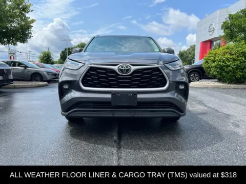 Photos of 2020 Toyota Highlander XLE for sale in Queensbury, NY at Lia Nissan of Glens Falls