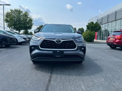 More photos of 2020 Toyota Highlander XLE at Lia Nissan of Glens Falls, NY