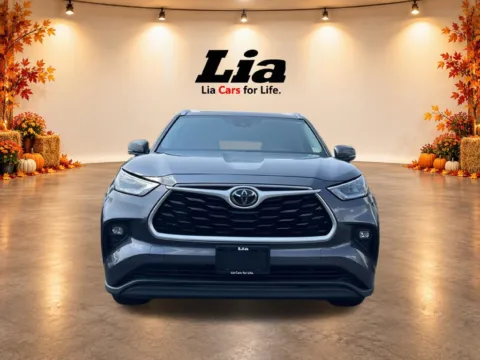 More photos of 2020 Toyota Highlander XLE at Lia Nissan of Glens Falls, NY