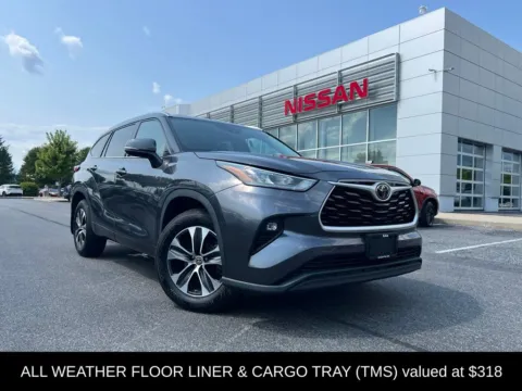 Photos of 2020 Toyota Highlander XLE for sale in Queensbury, NY at Lia Nissan of Glens Falls