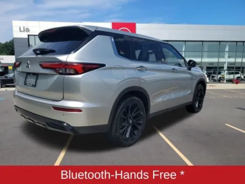 More photos of 2022 Mitsubishi Outlander SE at Lia Nissan of Saratoga, NY
