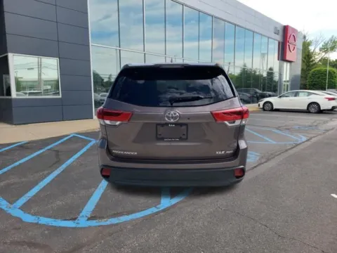 More photos of 2019 Toyota Highlander XLE at Lia Nissan of Saratoga, NY