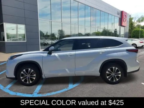 Another view of 2022 Toyota Highlander XLE for sale in Malta, NY at Lia Nissan of Saratoga