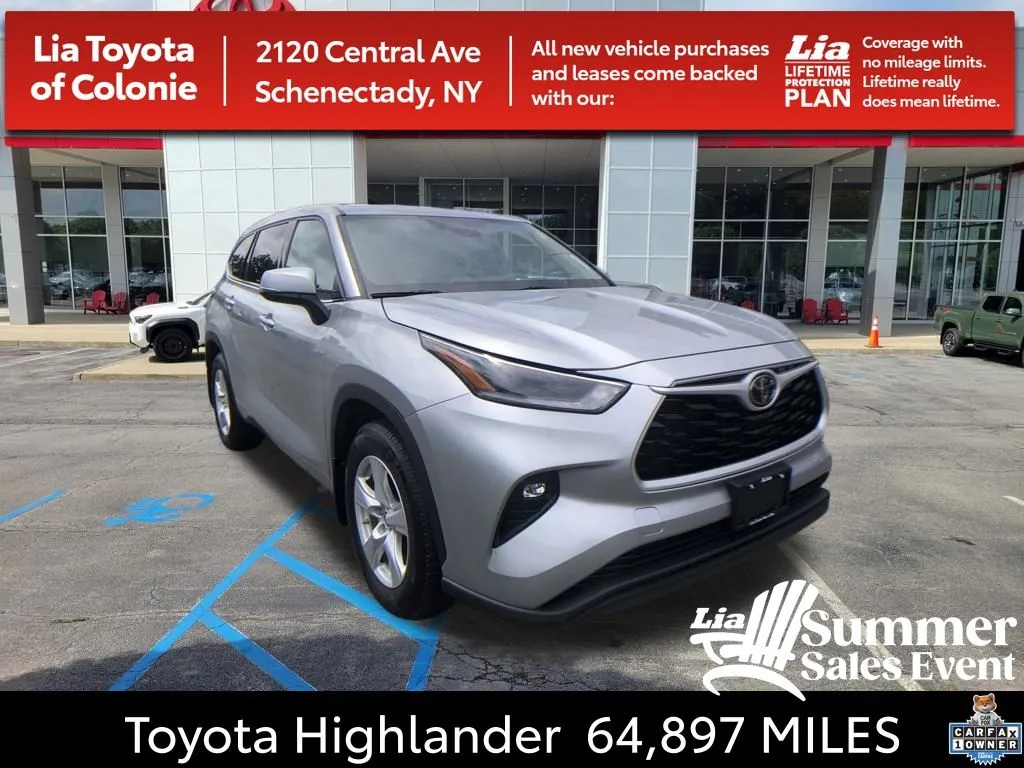 Silver 2021 Toyota Highlander LE for sale in Schenectady, NY