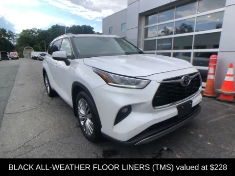 Another view of 2023 Toyota Highlander Platinum for sale in Schenectady, NY at Lia Toyota of Colonie