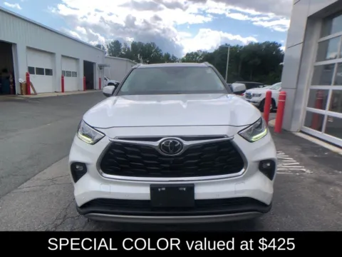 Photos of 2023 Toyota Highlander Platinum for sale in Schenectady, NY at Lia Toyota of Colonie