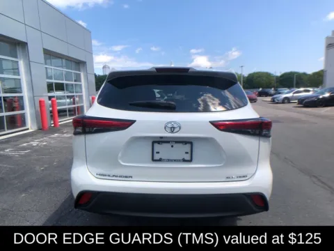 More photos of 2021 Toyota Highlander XLE at Lia Toyota of Colonie, NY