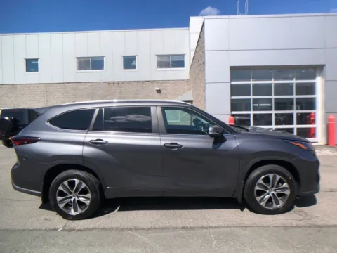 Photos of 2025 Toyota Highlander XLE for sale in Schenectady, NY at Lia Toyota of Colonie