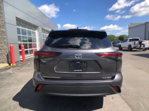 More photos of 2025 Toyota Highlander XLE at Lia Toyota of Colonie, NY