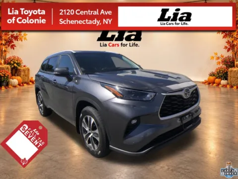 Gray 2025 Toyota Highlander XLE for sale in Schenectady, NY