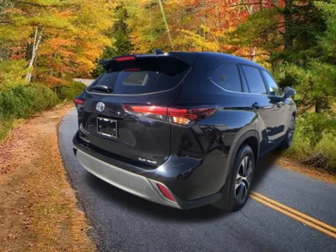 Another view of 2026 Toyota Highlander XLE for sale in Schenectady, NY at Lia Toyota of Colonie