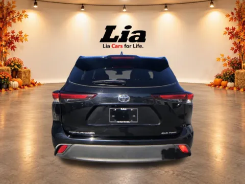 More photos of 2026 Toyota Highlander XLE at Lia Toyota of Colonie, NY