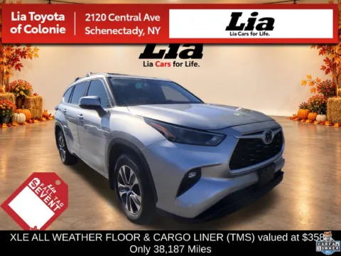 Silver 2024 Toyota Highlander XLE for sale in Schenectady, NY