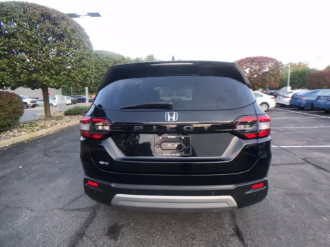 More photos of 2023 Honda Pilot EX-L at Lia Toyota of Colonie, NY