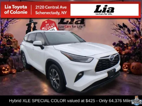 White 2022 Toyota Highlander Hybrid XLE for sale in Schenectady, NY
