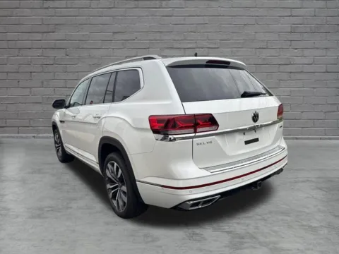 More photos of 2022 Volkswagen Atlas 3.6L V6 SEL Premium R-Line at Lia Toyota of Northampton, MA