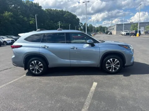 Photos of 2021 Toyota Highlander Hybrid XLE for sale in Northampton, MA at Lia Toyota of Northampton