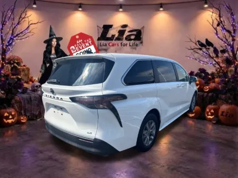Another view of 2025 Toyota Sienna LE for sale in Northampton, MA at Lia Toyota of Northampton