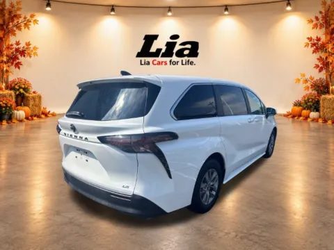 Another view of 2025 Toyota Sienna LE for sale in Northampton, MA at Lia Toyota of Northampton