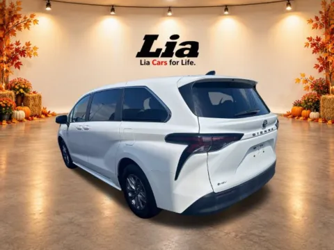 More photos of 2025 Toyota Sienna LE at Lia Toyota of Northampton, MA