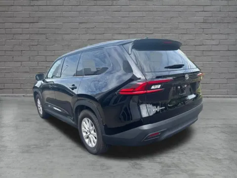More photos of 2025 Toyota Grand Highlander Hybrid XLE at Lia Toyota of Northampton, MA