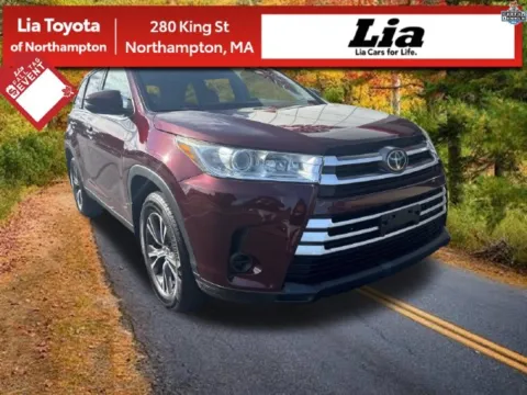 Red 2019 Toyota Highlander LE for sale in Northampton, MA