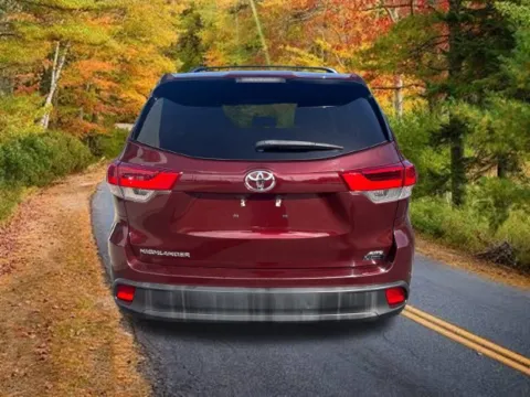 More photos of 2019 Toyota Highlander LE at Lia Toyota of Northampton, MA