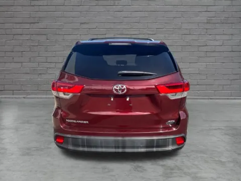 More photos of 2019 Toyota Highlander LE at Lia Toyota of Northampton, MA