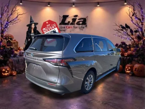 Another view of 2023 Toyota Sienna LE for sale in Northampton, MA at Lia Toyota of Northampton