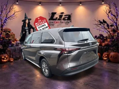 More photos of 2023 Toyota Sienna LE at Lia Toyota of Northampton, MA
