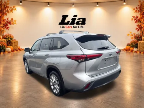 More photos of 2023 Toyota Highlander Hybrid Limited at Lia Toyota of Northampton, MA