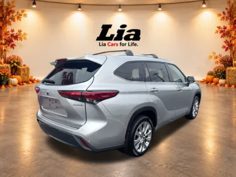 Another view of 2023 Toyota Highlander Hybrid Limited for sale in Northampton, MA at Lia Toyota of Northampton