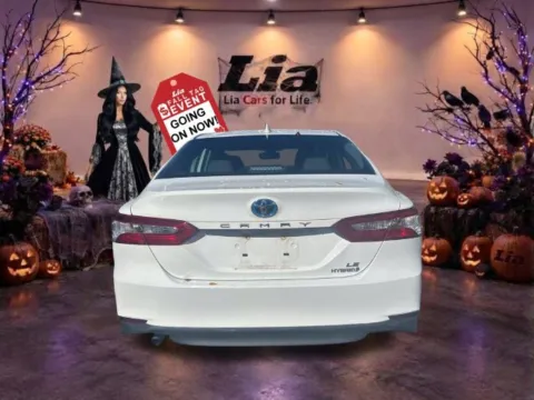 More photos of 2020 Toyota Camry Hybrid LE at Lia Toyota of Northampton, MA