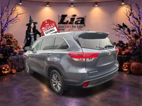 More photos of 2019 Toyota Highlander XLE at Lia Toyota of Northampton, MA
