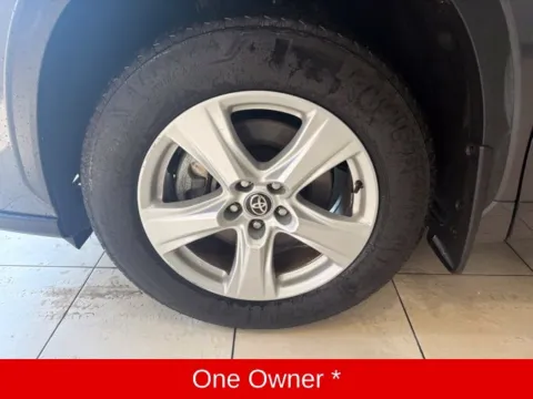Photos of 2025 Toyota Highlander LE for sale in Blauvelt, NY at Lia Toyota of Rockland