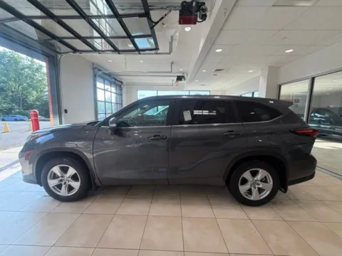 More photos of 2025 Toyota Highlander LE at Lia Toyota of Rockland, NY